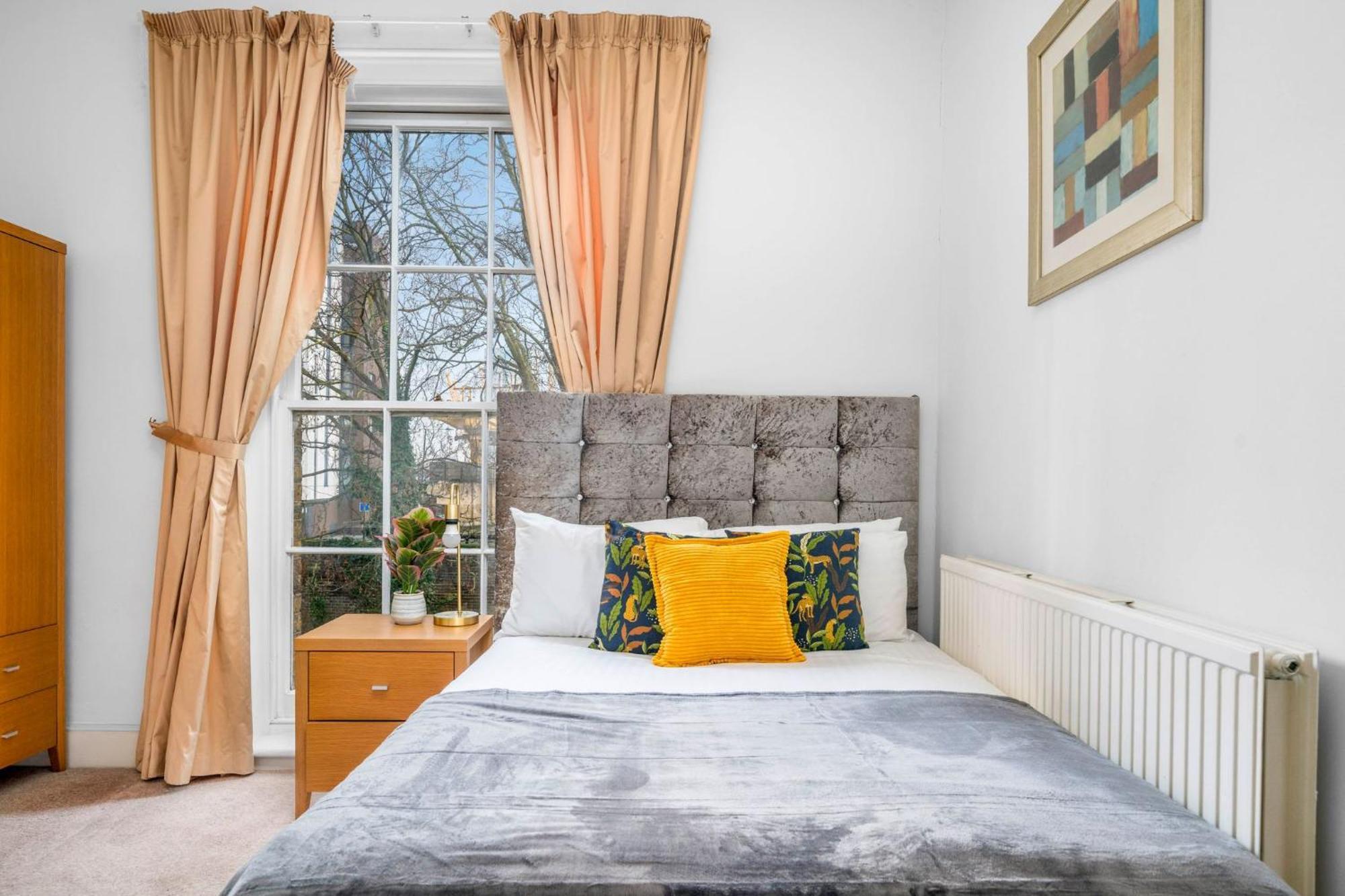 Elegant 2bed By 02 Arena, Airport With Fast Wi-fi And Parking Appartamento *